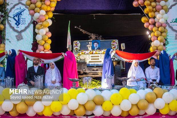 مراسم جشن پیوند ۱۱۰ زوج جان فدا در میدان آیینی امام حسین (ع)