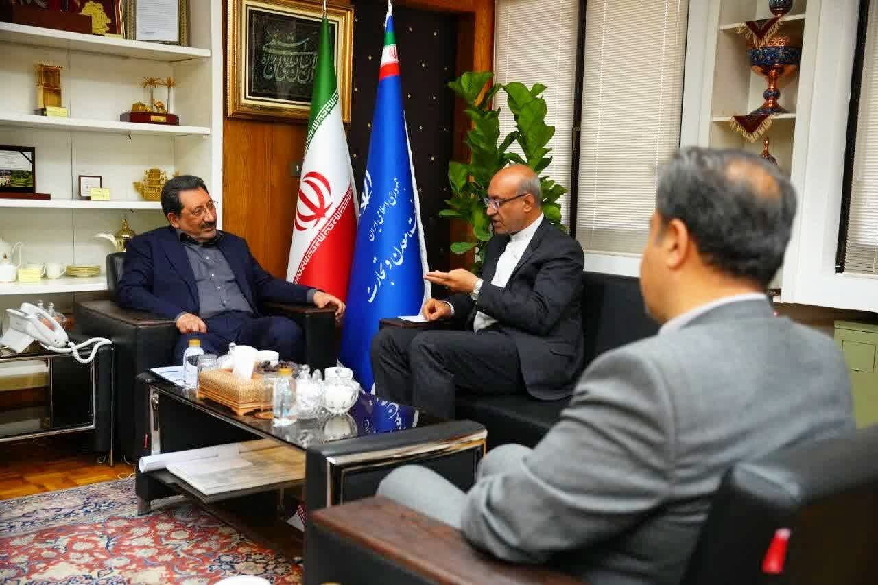الحاق قصرشیرین و گیلانغرب به تجارت مرزی تسریع می‌شود