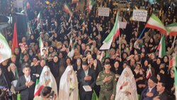 برگزاری مراسم عروسی پنج زوج جان فدای یاسوجی در هشتادمین شب تجمع