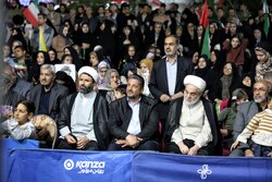 جشن ازدواج زوج های سنندجی در تجمع شبانه