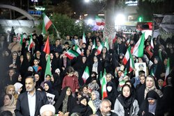 موج هفتاد و نهم از حماسه حضور سنندجی‌ها در میدان آزادی