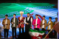 شب‌های ایستادگی در گلستان ادامه دارد؛ مردم پای آرمان‌های انقلاب ماندند