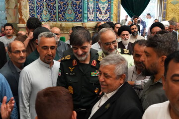 سردار رادان در سفر به قم حرم بانوی کرامت را زیارت کرد