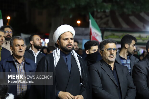 جشن ازدواج زوج های سنندجی در تجمع شبانه