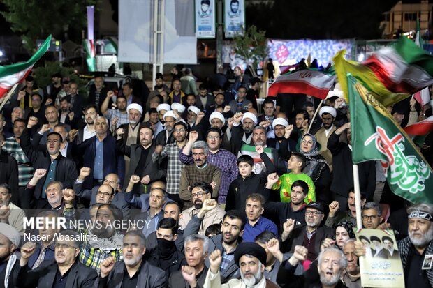 جشن ازدواج زوج های سنندجی در تجمع شبانه