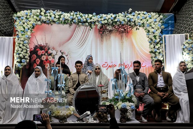 جشن ازدواج زوج های سنندجی در تجمع شبانه