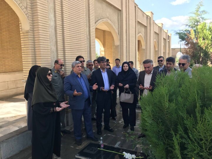 تجدید میثاق معاون رئیس‌جمهور با شهدای محیط‌بان کردستان