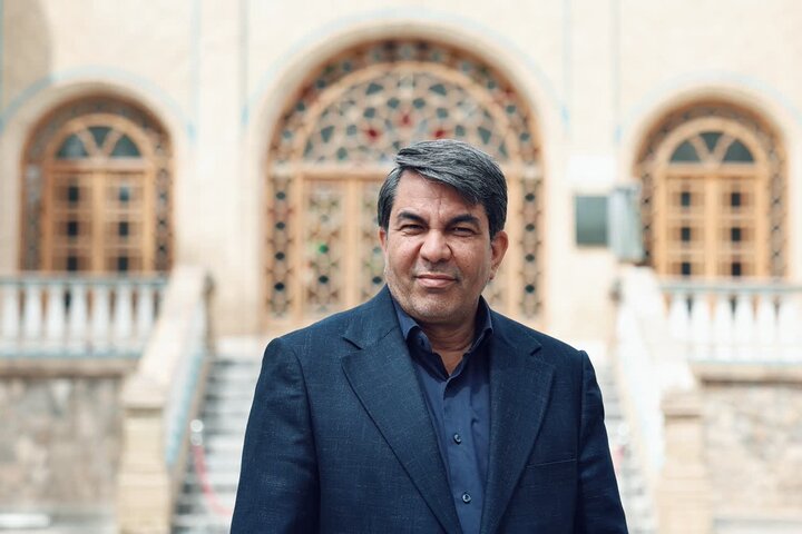 بنایی تاریخی در یک متری استانداری کرمان؛ مردم چشم انتظار مرمت خانه شهر