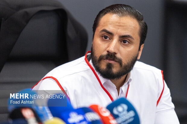 دیدار رییس جمعیت هلال احمر با معلمان داوطلب مدرسه هلال احمر