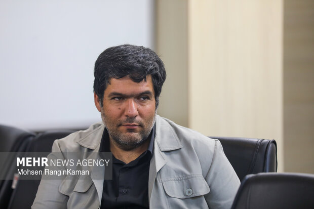 «اردک دیوانه» متنی حماسی نیست/ کتابی که در لحظات اولیه جنگ نوشته شد
