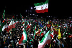 تجدید پایبندی شهروندان رامیان با آرمان‌های انقلاب در تجمع شبانه