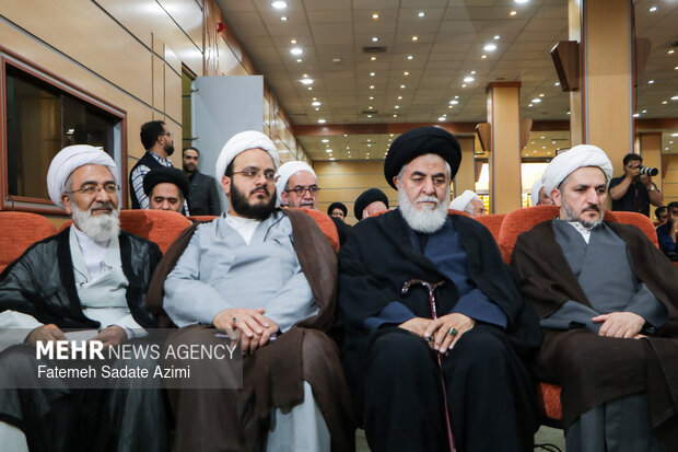 آیین رونمایی از مجموعه «منظومه فکری آیت‌الله‌العظمی مکارم شیرازی»