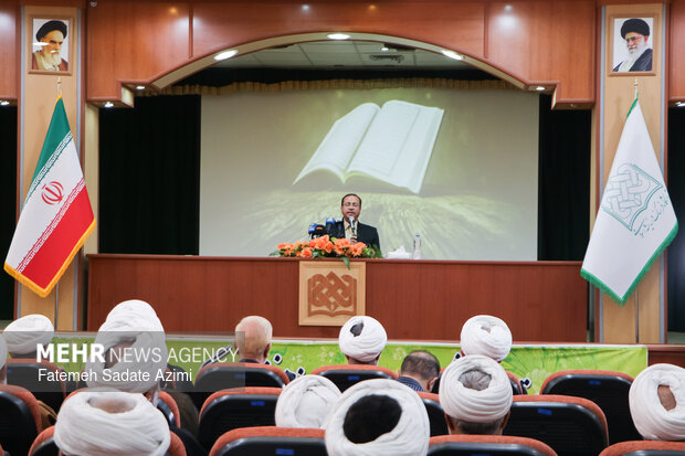 آیین رونمایی از مجموعه «منظومه فکری آیت‌الله‌العظمی مکارم شیرازی»