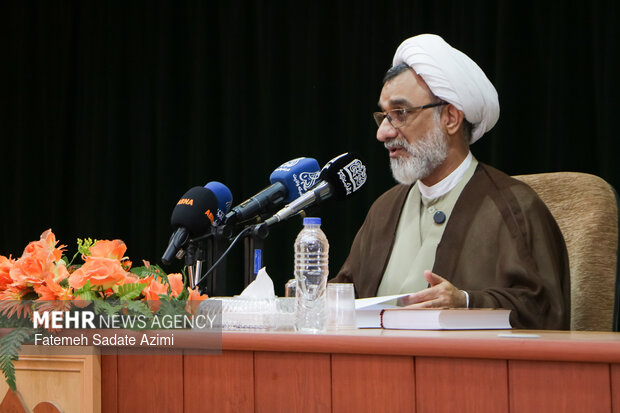آیین رونمایی از مجموعه «منظومه فکری آیت‌الله‌العظمی مکارم شیرازی»