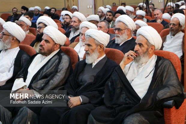 آیین رونمایی از مجموعه «منظومه فکری آیت‌الله‌العظمی مکارم شیرازی»