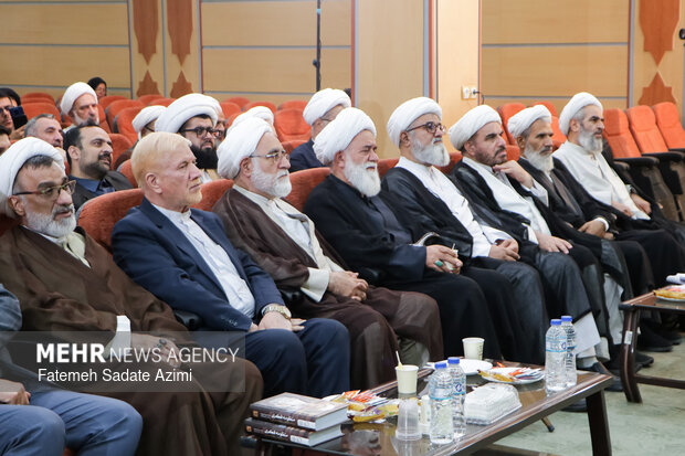 آیین رونمایی از مجموعه «منظومه فکری آیت‌الله‌العظمی مکارم شیرازی»