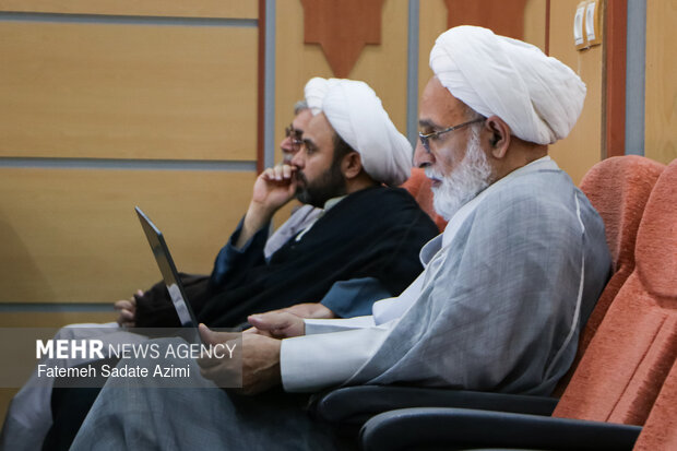 آیین رونمایی از مجموعه «منظومه فکری آیت‌الله‌العظمی مکارم شیرازی»