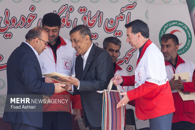 رونمایی از ناوگان خودرویی و موتوری جمعیت هلال احمر