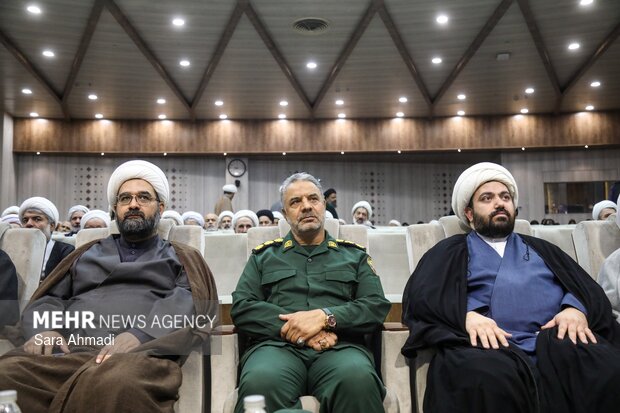 اختتامیه جشنواره «پرچمداران انقلاب اسلامی، دفاع مقدس و مقاومت» در مشهد