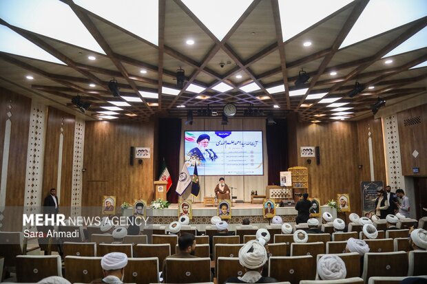 اختتامیه جشنواره «پرچمداران انقلاب اسلامی، دفاع مقدس و مقاومت» در مشهد