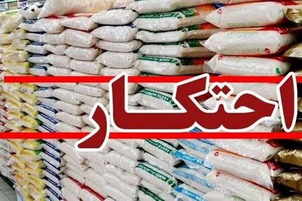 شناسایی انبار احتکار مواد اولیه پتروشیمی در ابرکوه شناسایی انبار احتکار مواد اولیه پتروشیمی در ابرکوه