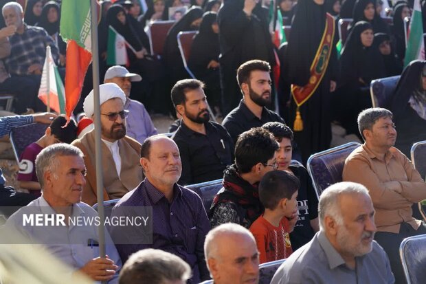 برگزاری محفل راهیان نور و یادواره شهدای محله کوی آبشاران خرم‌آباد