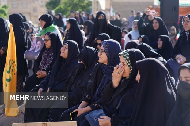 برگزاری محفل راهیان نور و یادواره شهدای محله کوی آبشاران خرم‌آباد