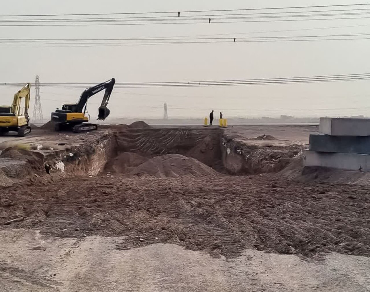 انتهای محور کمربندی یزد به سمت مهریز مسدود شد انتهای محور کمربندی یزد به سمت مهریز مسدود شد