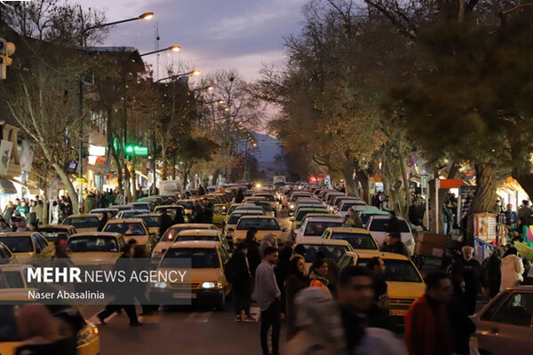 مرادی: ترافیک در محور رشت- قزوین نیمه سنگین است مرادی: ترافیک در محور رشت- قزوین نیمه سنگین است
