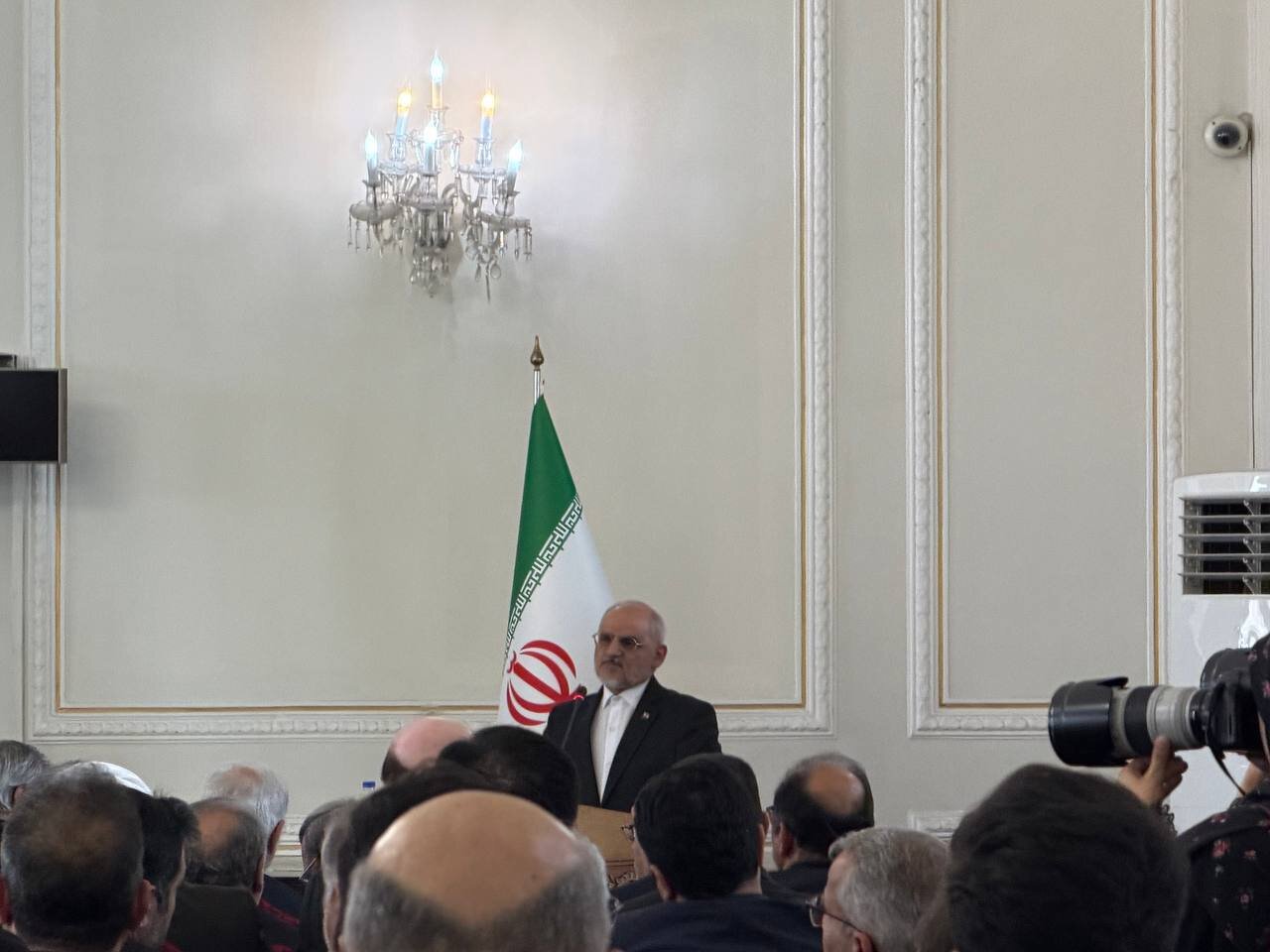 دستگاه دیپلماسی بار سنگین تحقق آمال ملت را بر دوش میکشد دستگاه دیپلماسی بار سنگین تحقق آمال ملت را بر دوش میکشد