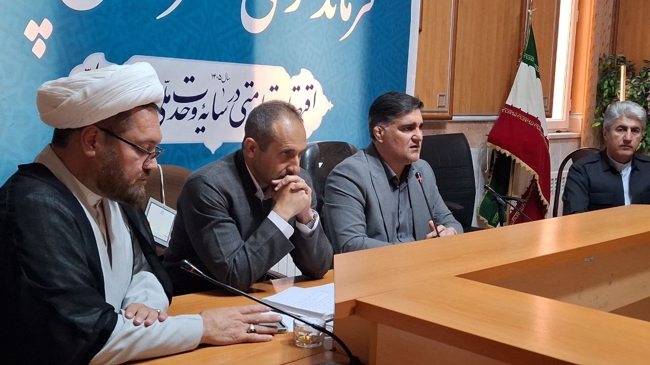فرماندار پاوه: مدیر واقعی کسی است که توان خود را در بحران نشان دهد فرماندار پاوه: مدیر واقعی کسی است که توان خود را در بحران نشان دهد