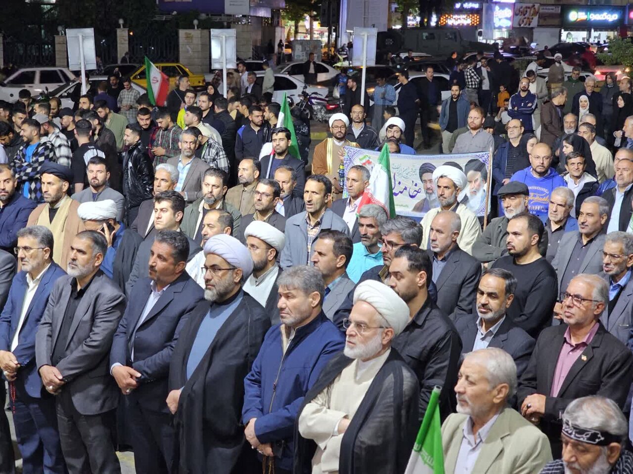 اجتماع سنندجی‌ها در حمایت از وطن