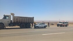 برخورد پراید و کامیون راهداری محور آرادان- سرخه؛ ۴ نفر مصدوم شدند