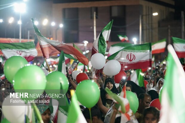 اجتماع بزرگ فرزندان ایران در میدان کوثر کرمان