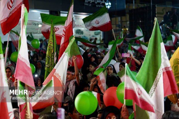 اجتماع بزرگ فرزندان ایران در میدان کوثر کرمان