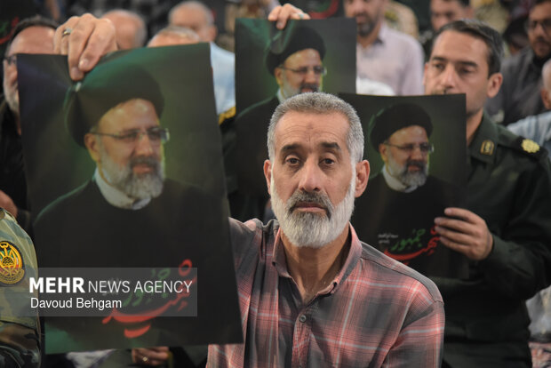 مشهد در سوگ رئیس جمهور شهید مشهد در سوگ رئیس جمهور شهید