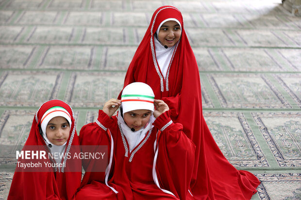 ختم قرآن به یاد رهبر شهید در همدان