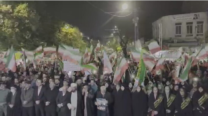 مردم ارومیه در تجمع شبانه حماسه‌آفرینی کردند