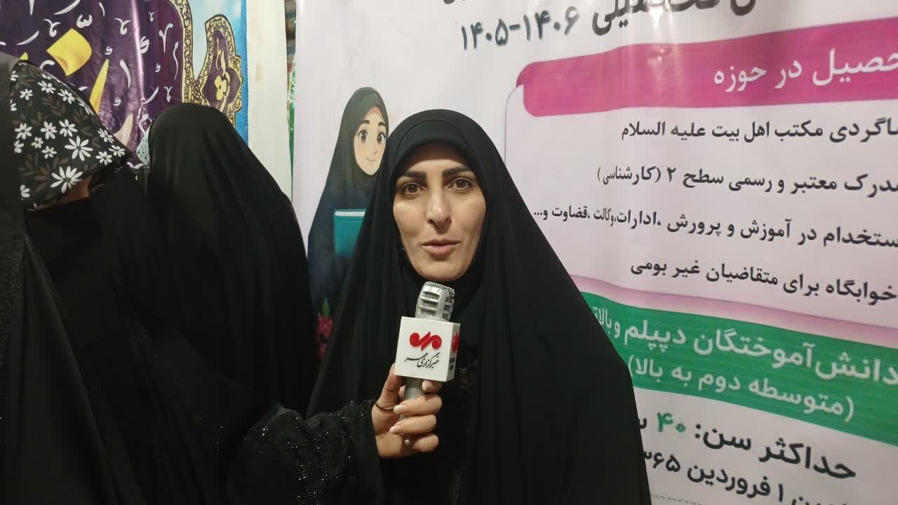 برپایی غرفه‌ای فرهنگی در تجمع شبانه بیجار با چاشنی تست هوش نوجوانان