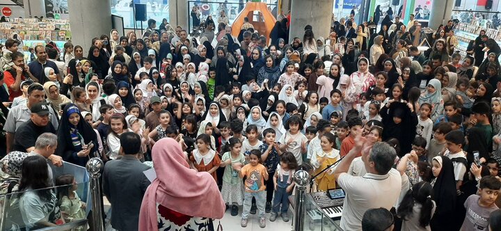 قایق بزرگی به نام «سنبوک» در باغ کتاب پهلو گرفت