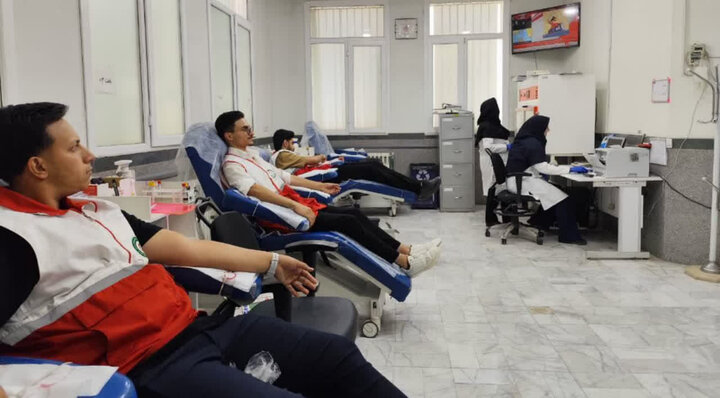 پویش «حمایت ماندگار»؛ داوطلبان هلال‌احمر یزد خون اهدا کردند