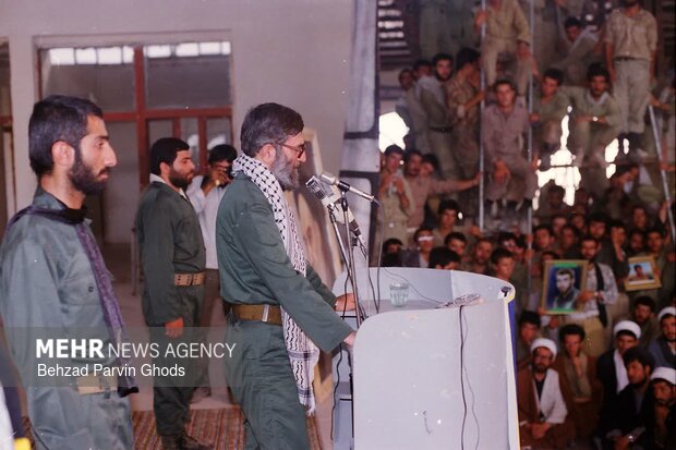 امامِ قائدِ شهید