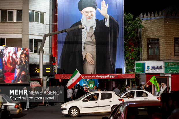 اجتماع حمایت از رزمندگان در مقابله با دشمن آمریکایی - صهیونی