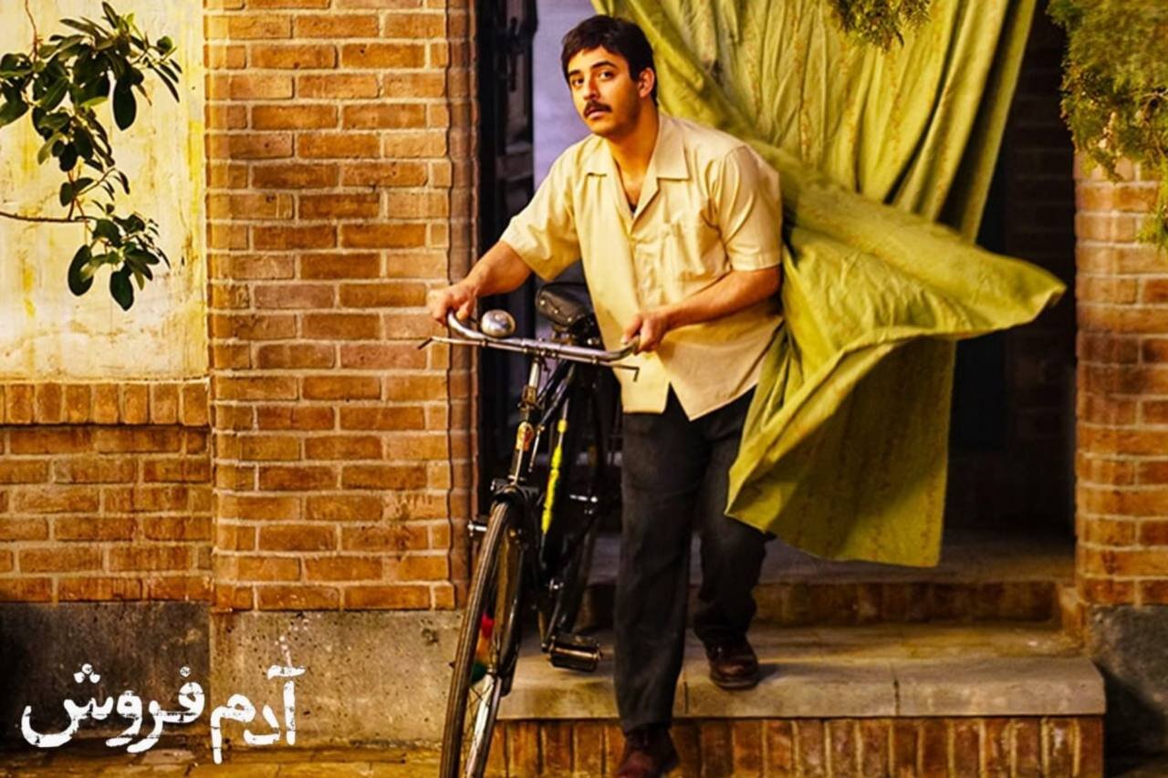فيلم،كلاري،آدم،فروش،محمود،آنلاين،نوشته_شده_است،كارگرداني