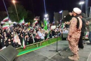 تجمع باشکوه مردم در میدان امام خمینی بوشهر