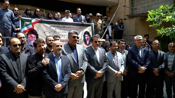 ادای احترام خانواده روابط عمومی خراسان رضوی به روح رهبر شهید