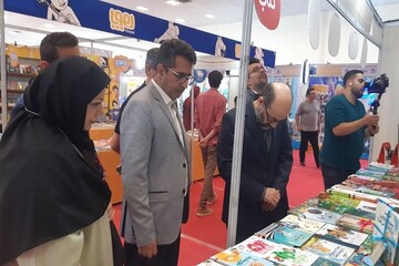 هنوز جایگاه کتاب در میان کودکان و نوجوانان حفظ شده است