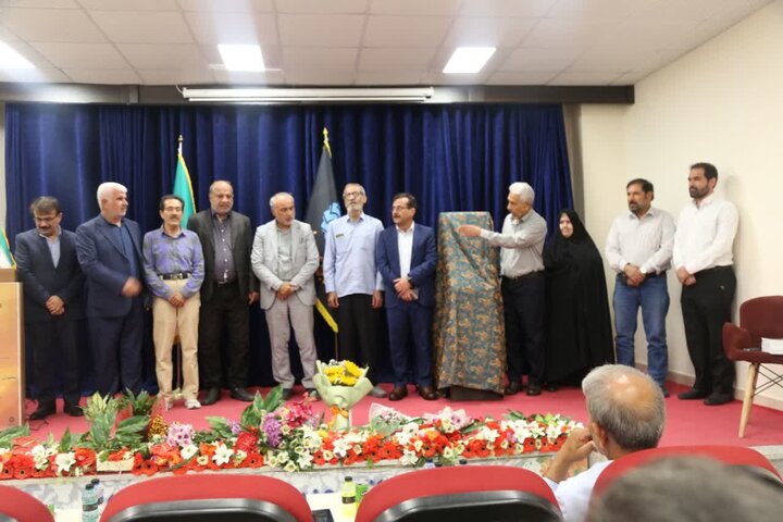 مجموعه اشعار «هزار تو» و «شهید کوه سیاه» رونمایی شد مجموعه اشعار «هزار تو» و «شهید کوه سیاه» رونمایی شد