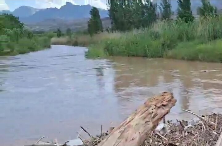 مسدودی راه ۵ روستای هوراند در اثر سیلاب