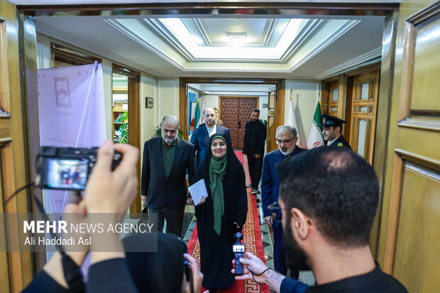 نشست خبری مدیران ارشد بانک مسکن با وزیر راه و شهرسازی